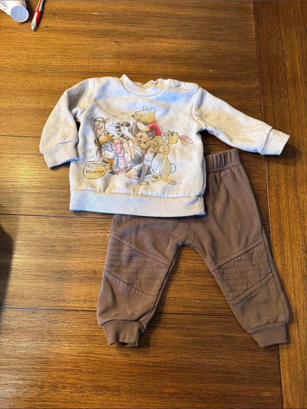 Disney Light Gray Winnie the Pooh Sweatshirt & Brown Joggers